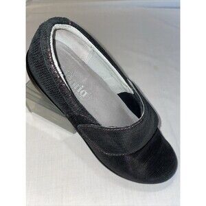 Alegria Work Shoes Women’s Sz  40 U.S. 9 M Purple Shimmer Cross Strap Wedge Heel